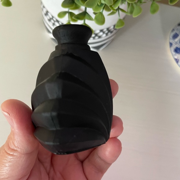 Vintage Frosted Black Glass Art Deco Shell Perfume Bottle & Stopper - Picture 4 of 9